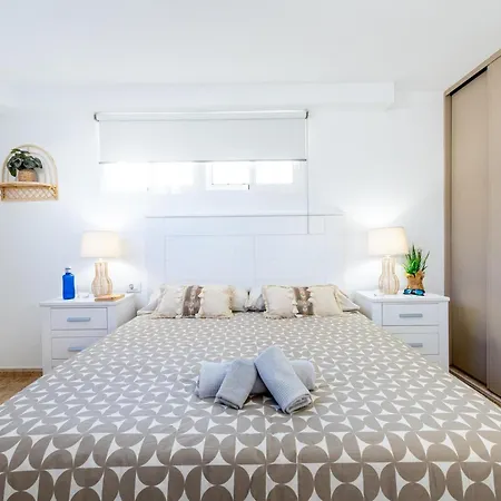 2b. Cozy Flores Big Terrace With Pool Апартаменты *